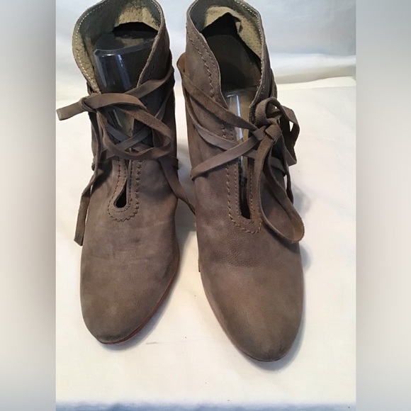 Free People taupe suede leather block heel ankle boot. EUC - Picture 2 of 7